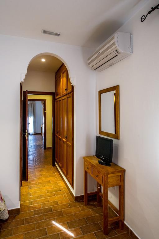 Apartamentos La Venta Del Charco Cardeña Eksteriør bilde
